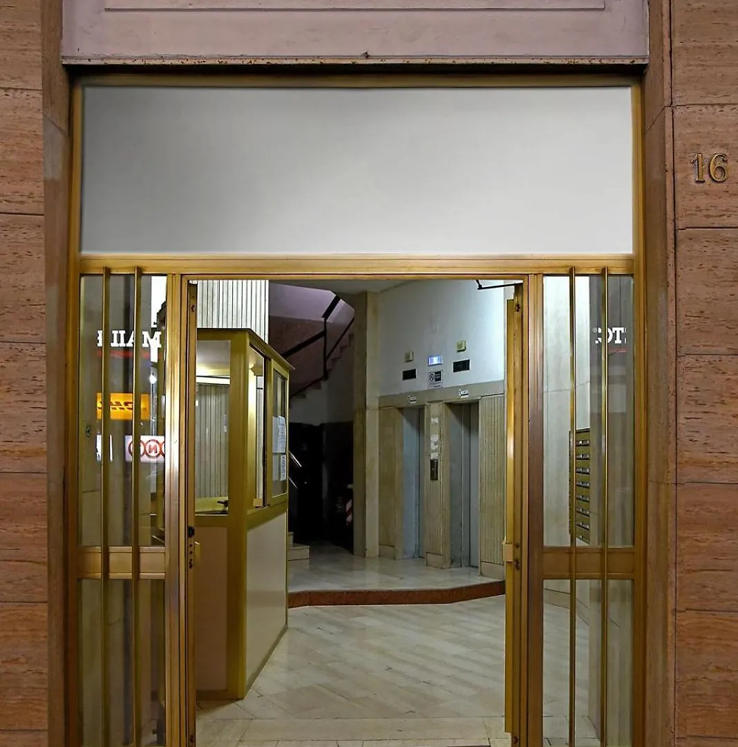 Incoming Municipio Hotel Naples