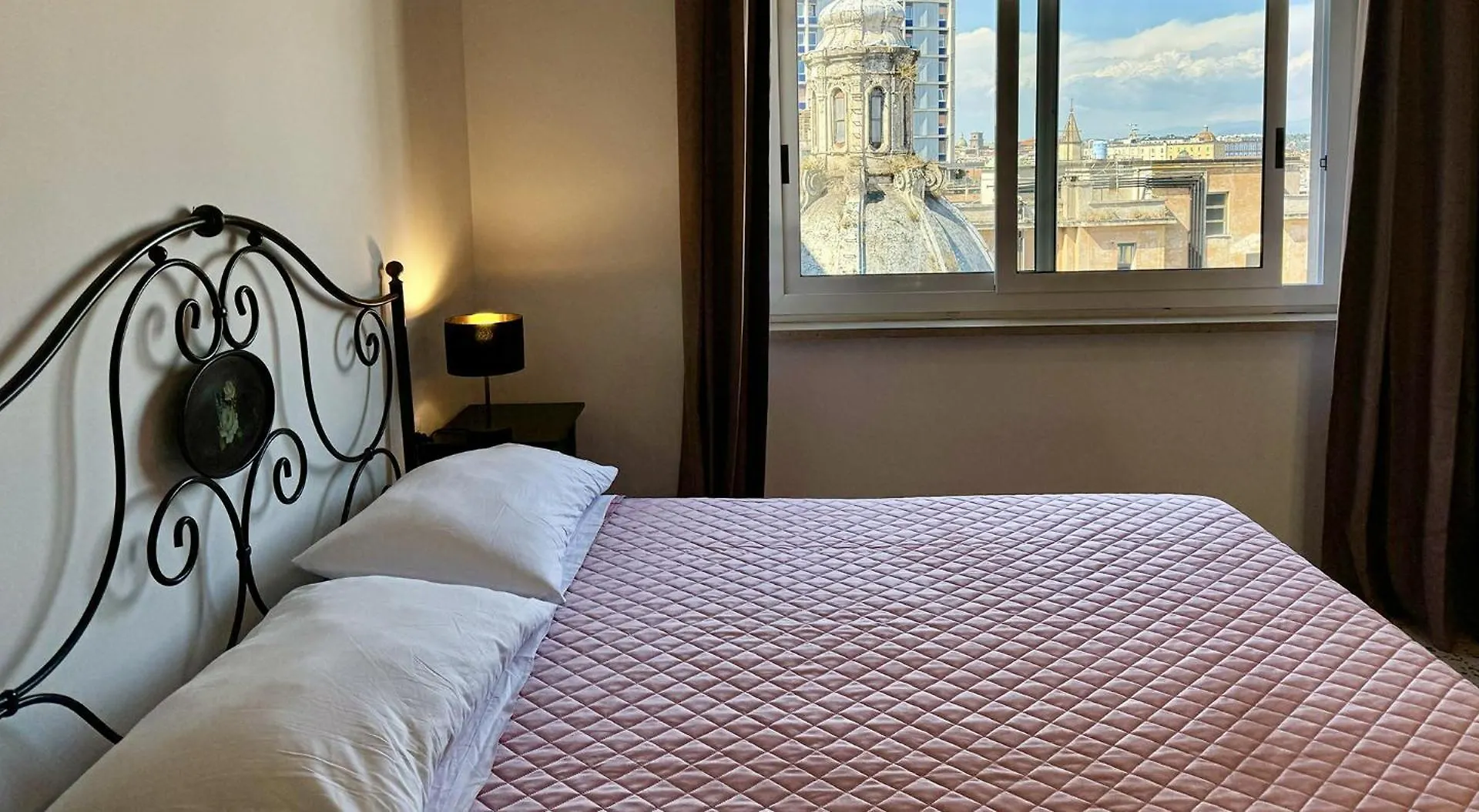 Incoming Municipio Hotel Naples Guest house